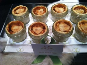 How adorable are these Apple Pie Jars?