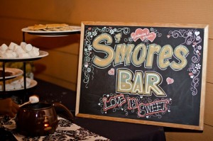 A S'mores Bar is the perfect treat for your Fall Wedding!