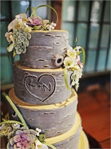 This cake is perfect for your rustic wedding theme.
