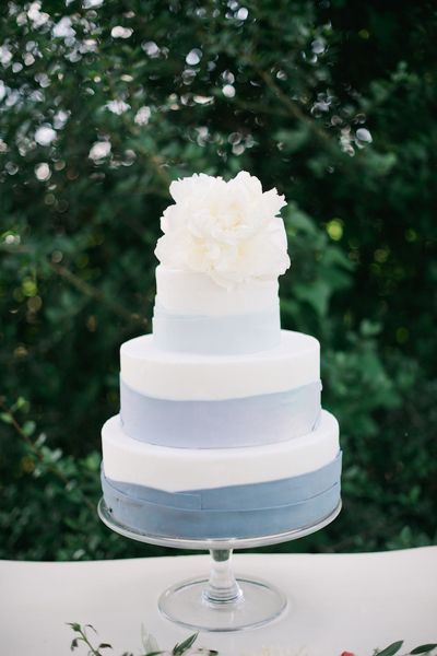 serenity blue wedding cake